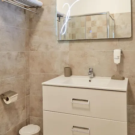 Excelsior House * Navodari